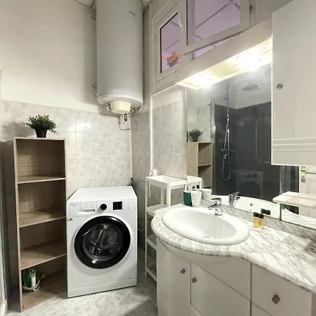 Apartmán Beautiful Spacious Air Conditioned - Center